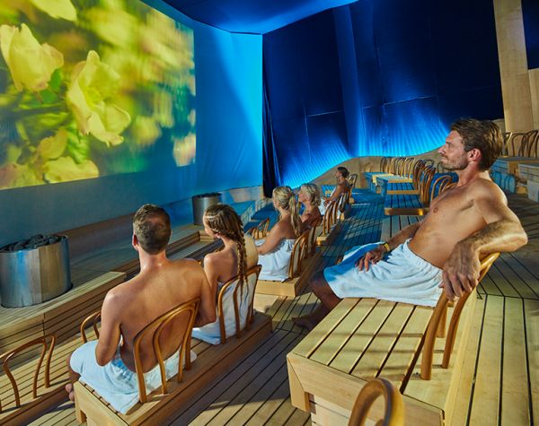 Dokumentarfilm in der Kino-Sauna